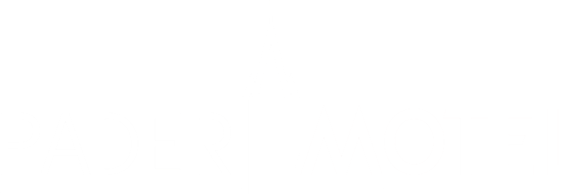 Logo mit dem Schriftzug PADERMOTEL in Großbuchstaben, einer stilisierten Kirchturm‑Silhouette als Trennzeichen und dünnen horizontalen Linien darunter.